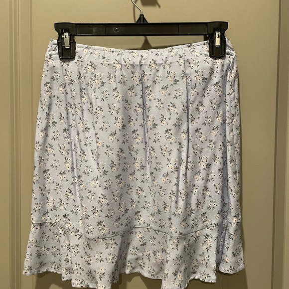 NWT Hollister Floral Button-Down Skirt - Light Blue women’s size XS - Picture 3 of 8